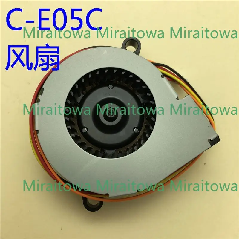 Новый оригинальный вентилятор для проекторов Epson CB-97, 97H, 98H, 945, 945H, 950 Вт - C-E05C (art.: 3920d2efbebdd) - 3920d2efbebdd