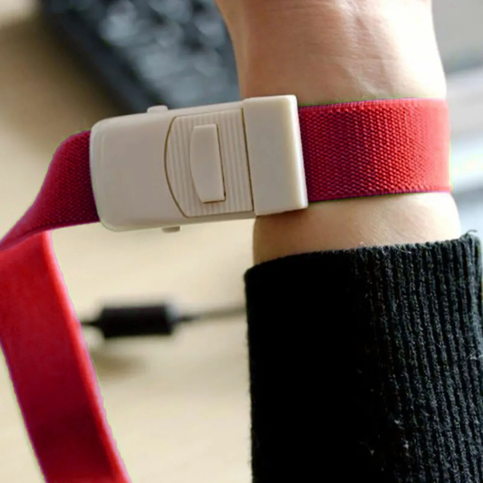 

Аптечка первой помощи с застежкой на пряжке