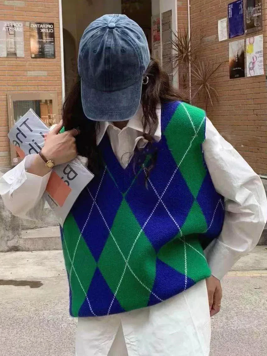 Свитер женский осенний вязаный в клетку с V-образным вырезом C-223 |