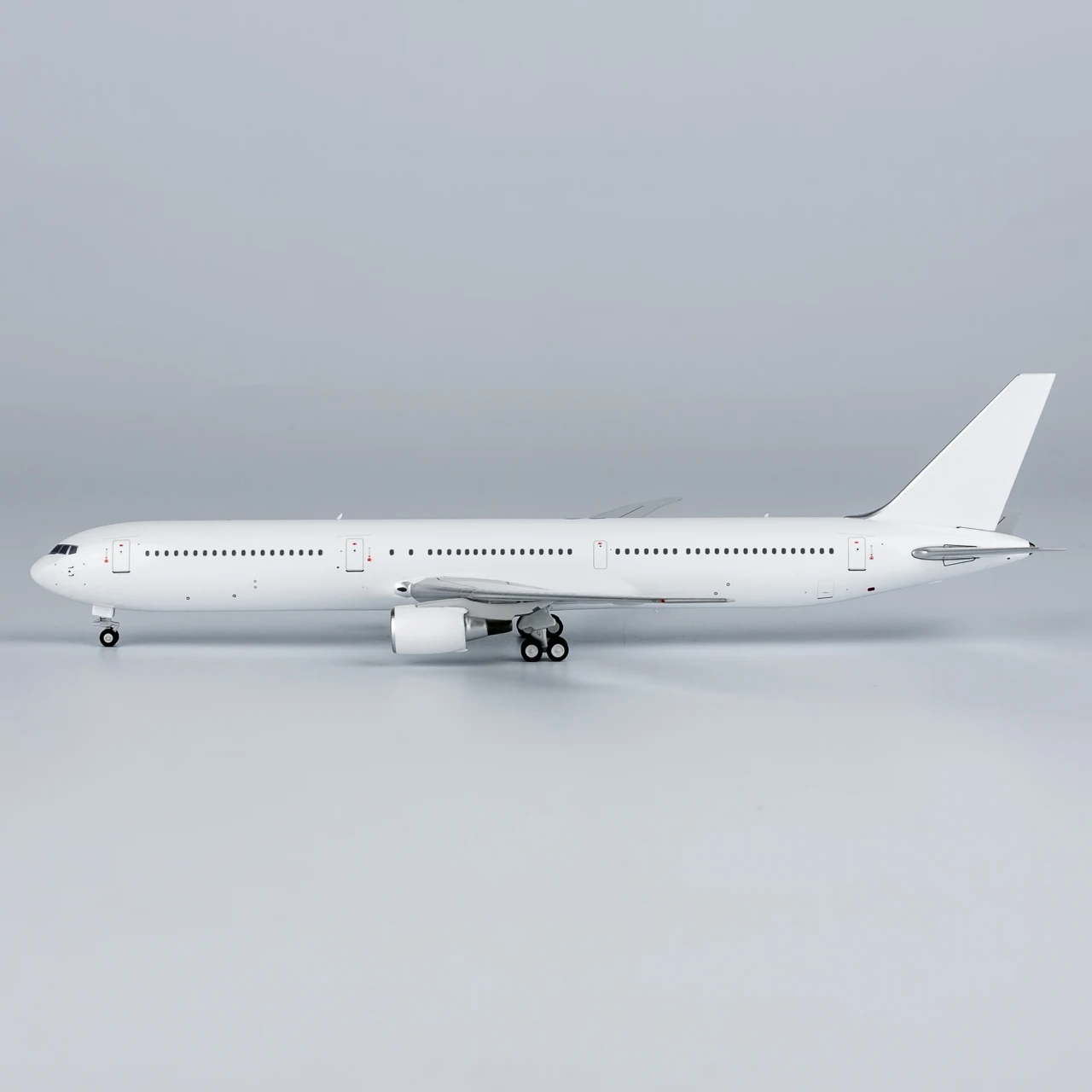Коллекционный самолет из сплава 18000 подарочная модель NG 1:400 пустая Boeing B767-400ER