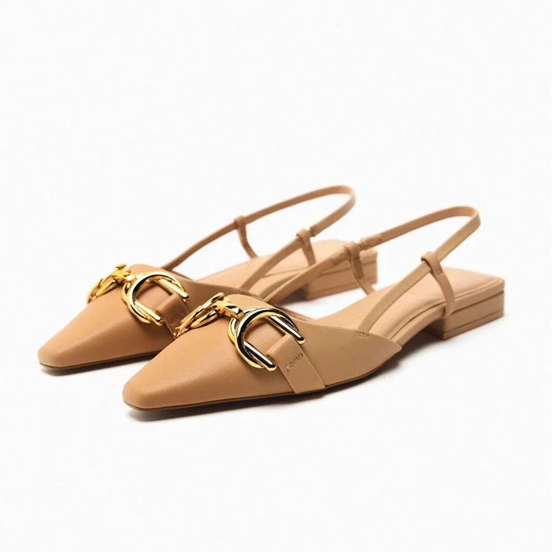 

2023 Summer New Light Beige Metal Decorative Details Open Heeled Flat Shoes Female Pointed Shallow Mouth Package Head Sandals