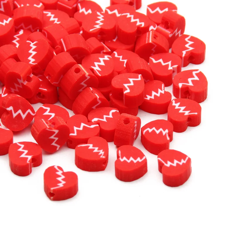 Красные плоские бусины из полимерной глины с рисунком разбитого сердца