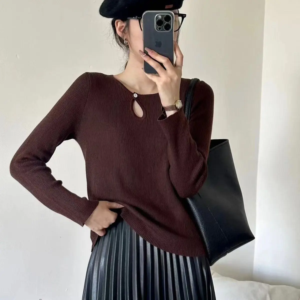 

2023 Autumn High End New Korean Celebrity Show Thin Neckline Hollow Out Wool Blended Women's Solid Color Knit Shirt