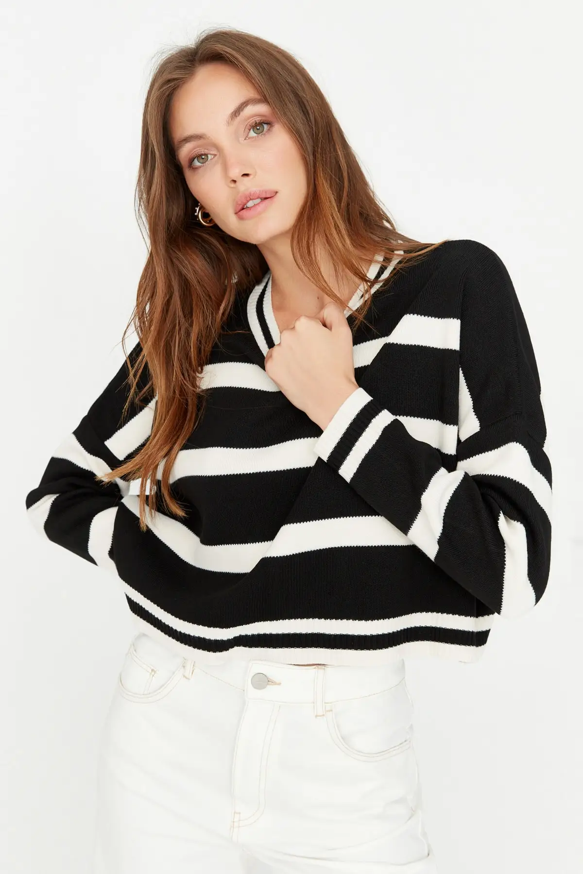 Black Striped Crop Knitwear Sweater TWOAW23KZ00205