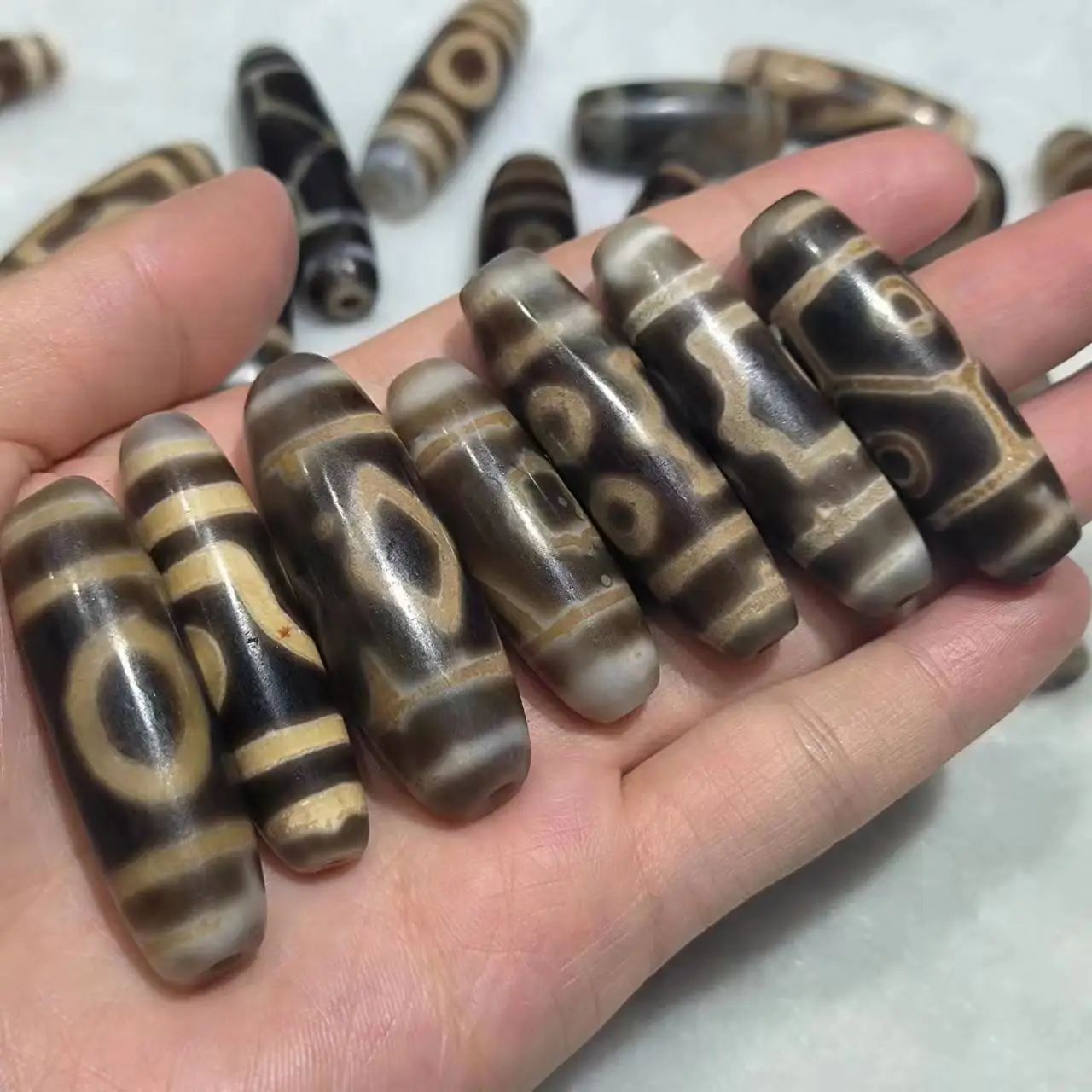 1pcs/lot natural multi-pattern old agate dzi rare weathering Delicate Accessories jewelry amulet archaic Ethnic style collection