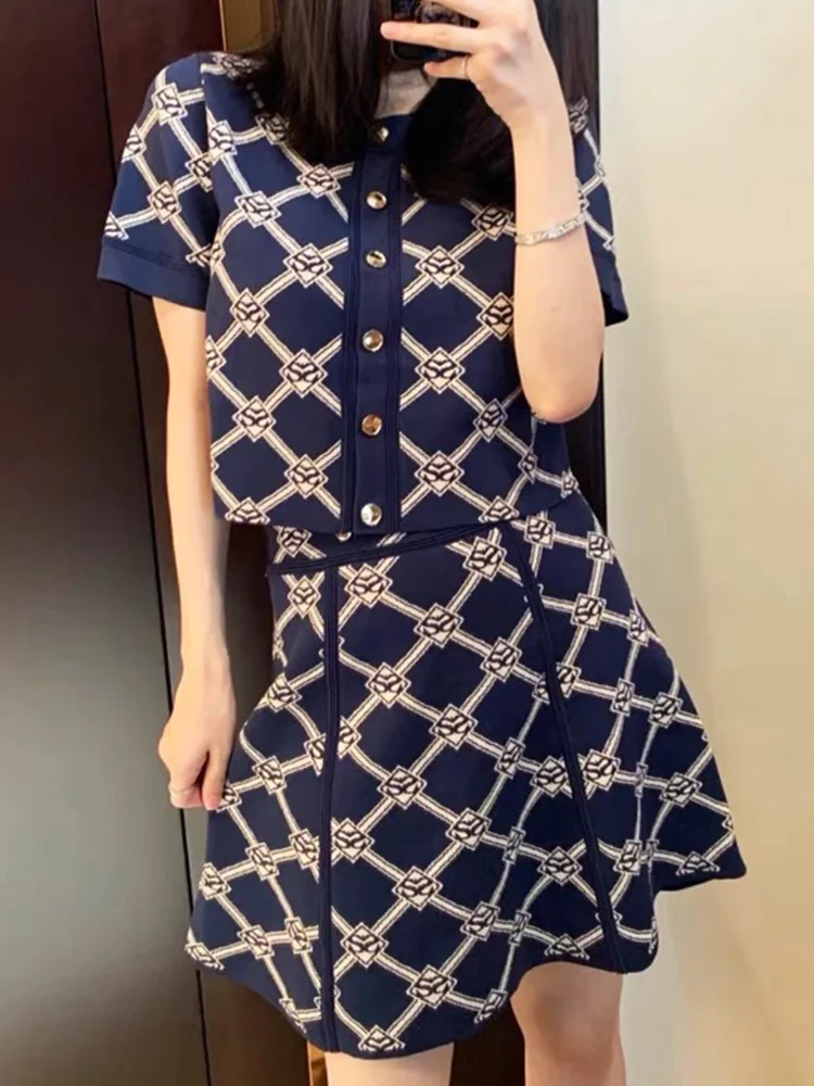 

Retro Knitted Suit 2022 Spring And Summer New Round Neck Short-Sleeved Top + High Waist Skirt Two-Piece Fashion Women'S Clothing