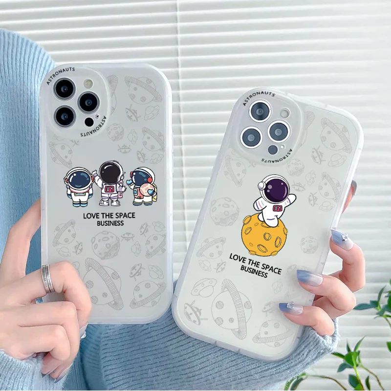 

TFINE Astronaut Iphone12 iPhone 13promax Drop-Resistant 11pro Phone Case for 14max Couple XR Fashion Protective Soft Cover