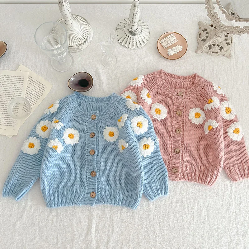 

Winter Baby Clothes Dasiy Embroidery Girls Sweaters Single Breast Knitwear Toddler Cardigans baby sweater newborn cardigan