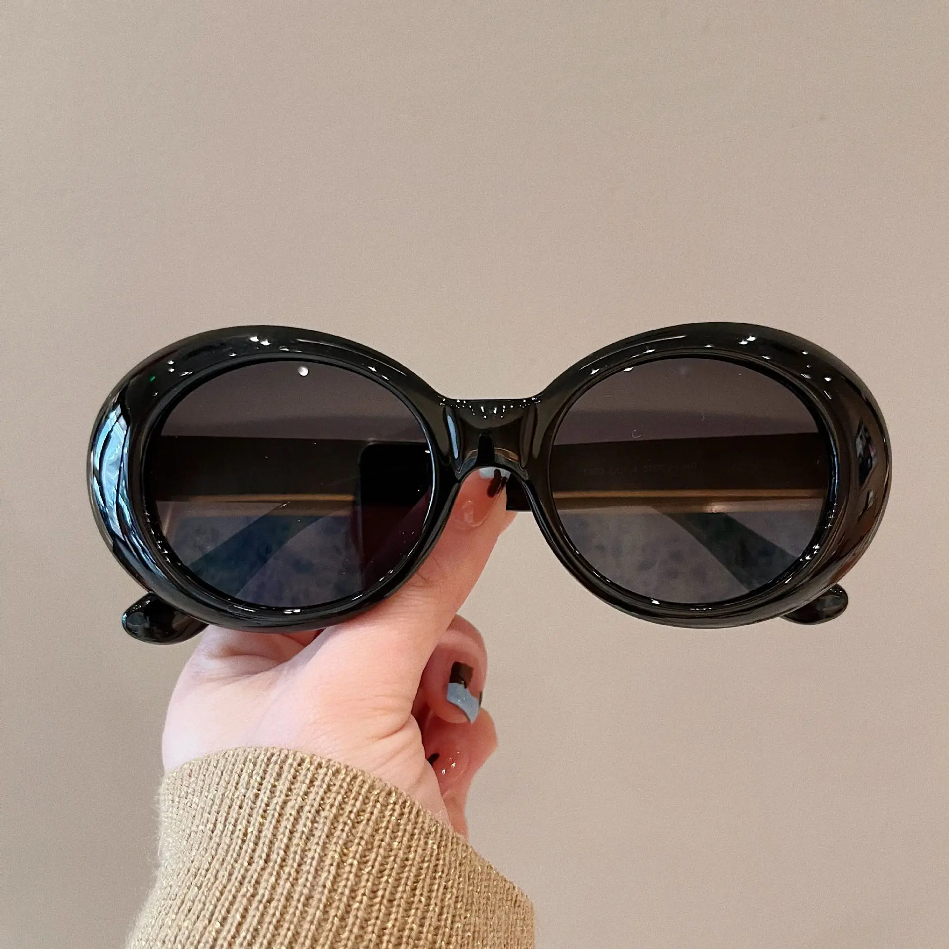

Women Fashion Brand Design Colorful Shade Oversized Sun Glasses Uv400 Round Unisex White Sunglasses Men Vintage Retro Oval Frame