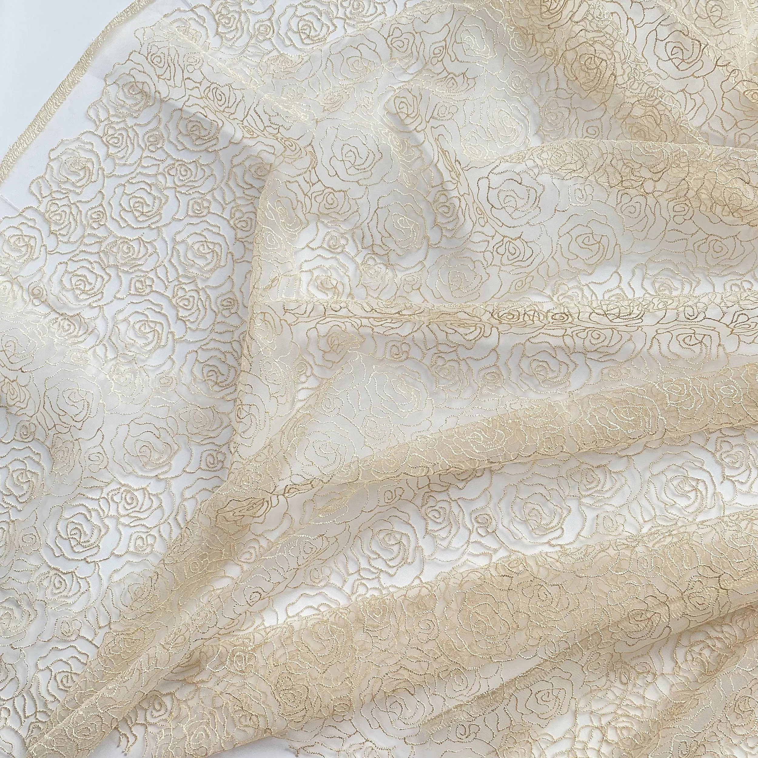 

Ткань из органзы с блестками, 130 см