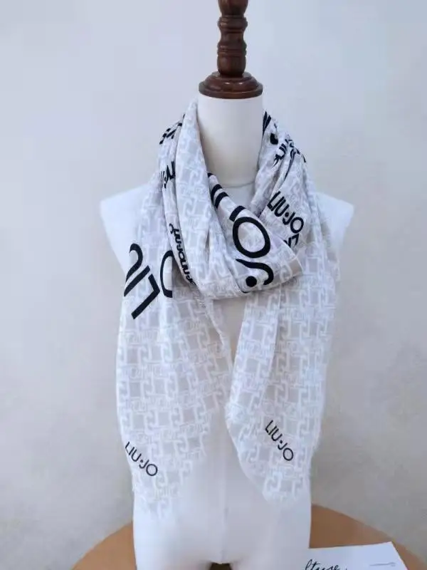 wholesale original 2022 the hot fashion brand womens wear high quality scarf spring collection generous scarf white scarf free global shipping