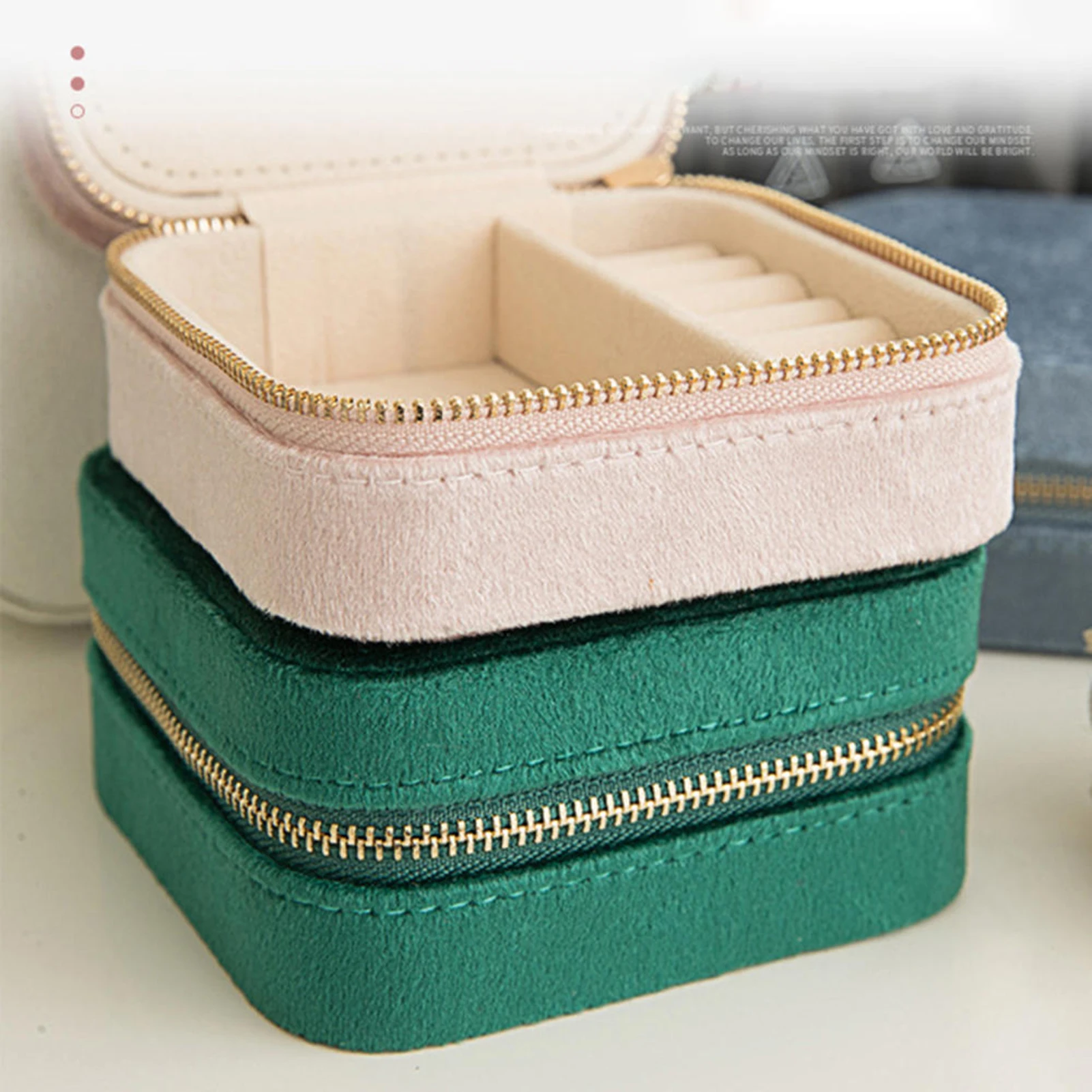 

Plush Travel Jewelry Box Organizer Mini Travel Jewelry Case Portable Display Jewelry Storage Case For Rings Earrings Necklace