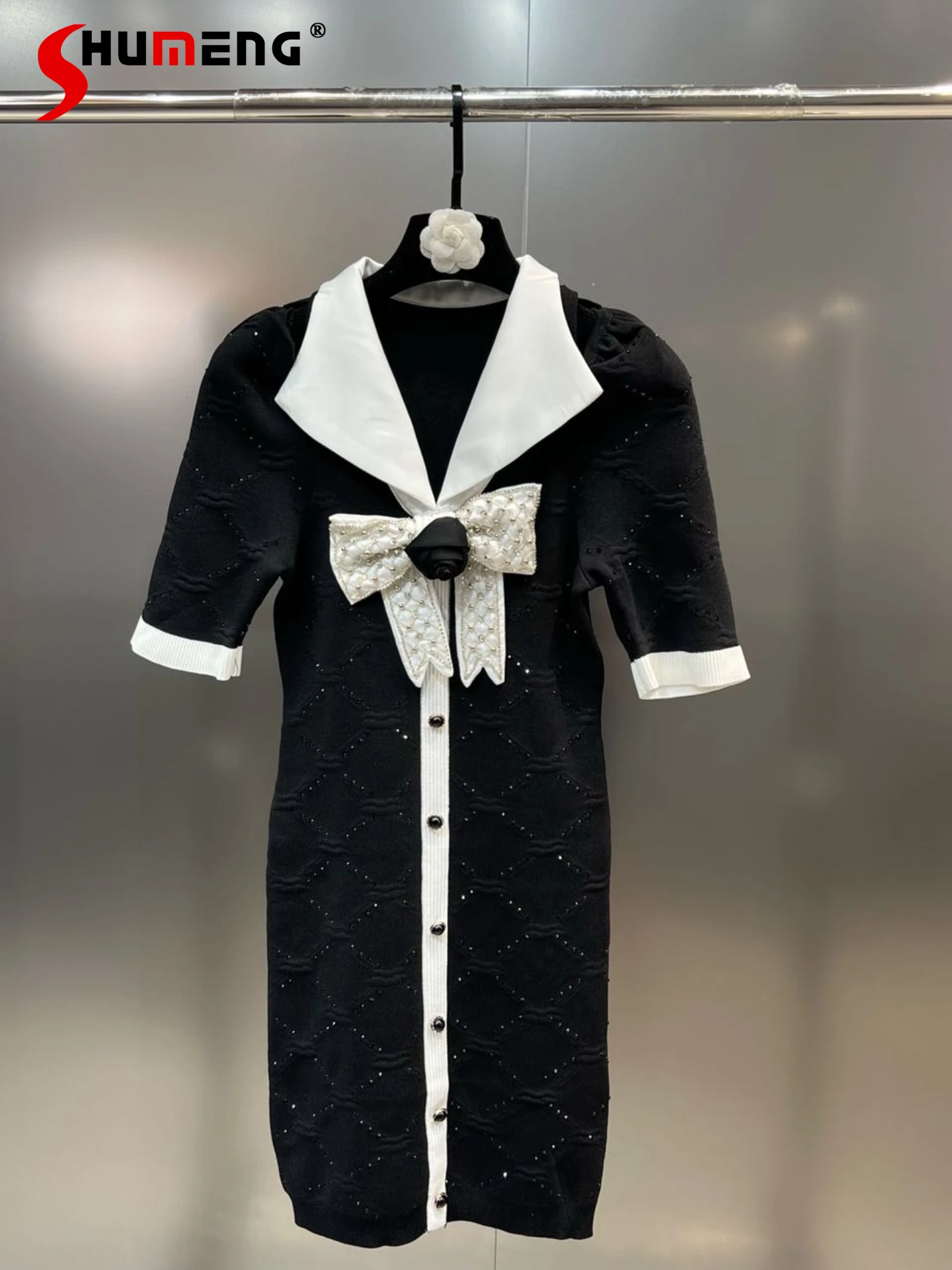 

2022 Autumn New Female Fashion Lapels Short Sleeve Black White Dress Women's Elegant Diamond Bow Bead Slimming Knitted Dress