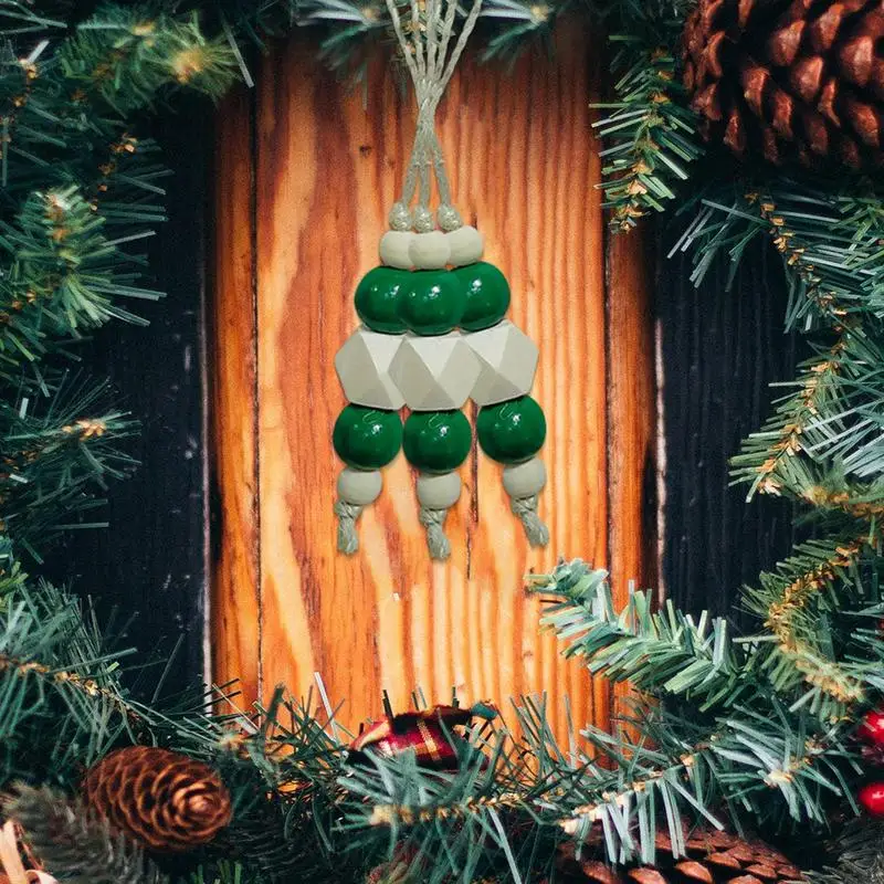 Гирлянда из деревянных бусин