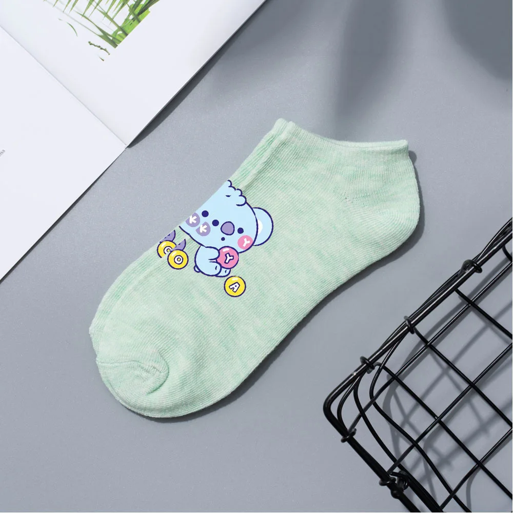 

Модные оригинальные Мультяшные корейские волнистые BT21 аниме носки женские милые повседневные короткие носки Harajuku Bangtans для мальчиков Подар...