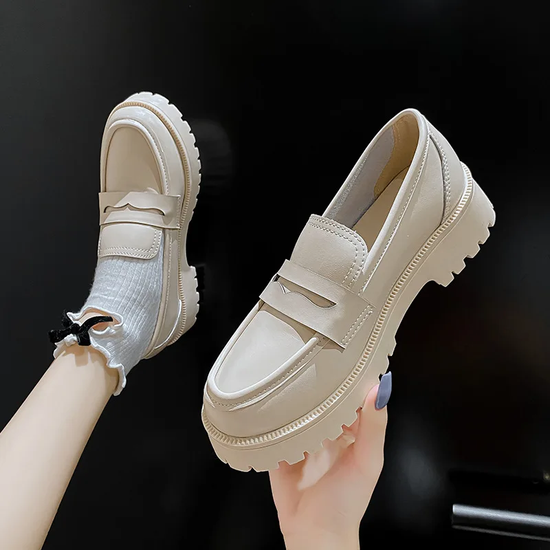 

Женские кожаные туфли на толстой нескользящей подошве, весна 2023