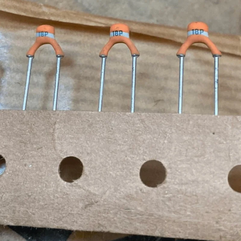 5 шт. 18PF 100 в высокочастотные керамические конденсаторы с серебряной ...