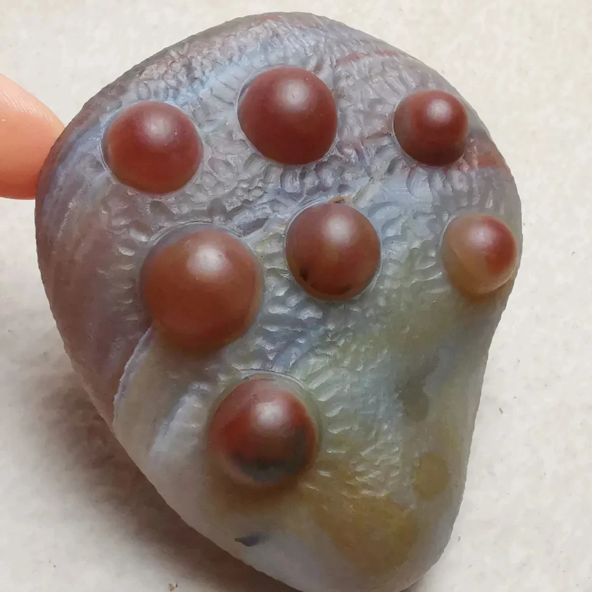 1Pcs Natural Stone A Precious Stone The Warring States Red Relief Eye Stone To Play Play Collection Gift Size 7.8*6.6*4.6 Cm