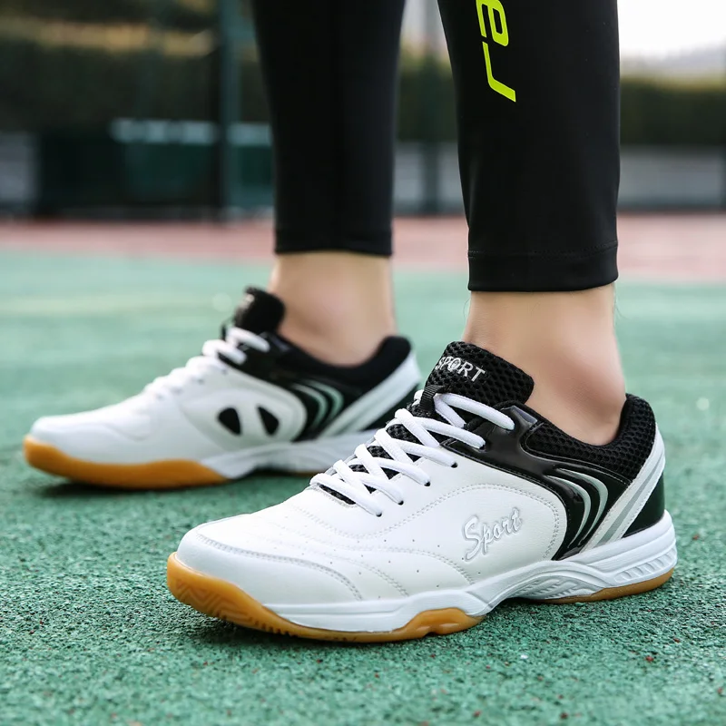New Tennis Sports Shoes Court Fitness Badminton Shoes Men's and Women's Light Volleyball Sports Shoes Professional Sports Shoes