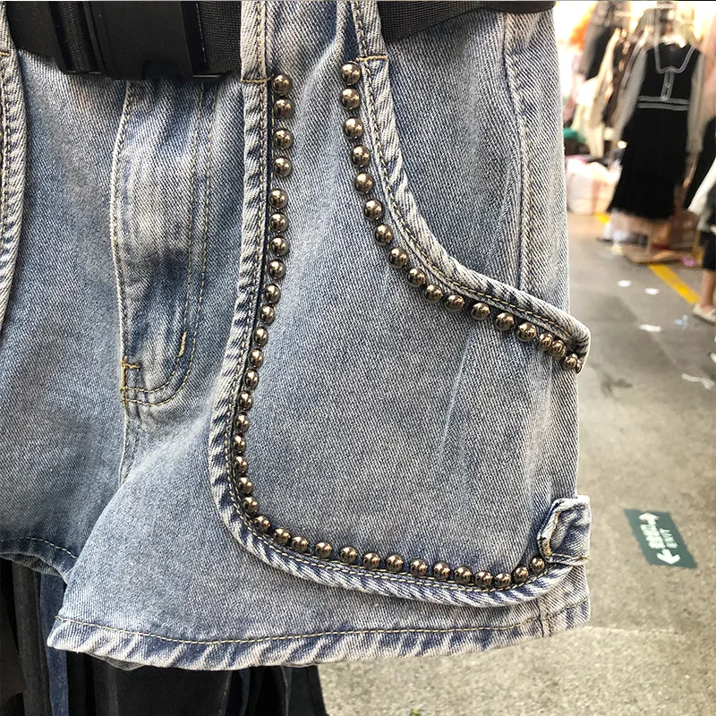 2021 Summer High Waist Denim Shorts Female Shorts with Buttons Women Casual Loose Ladies Fashion Beading Pocket Blue Short Jeans