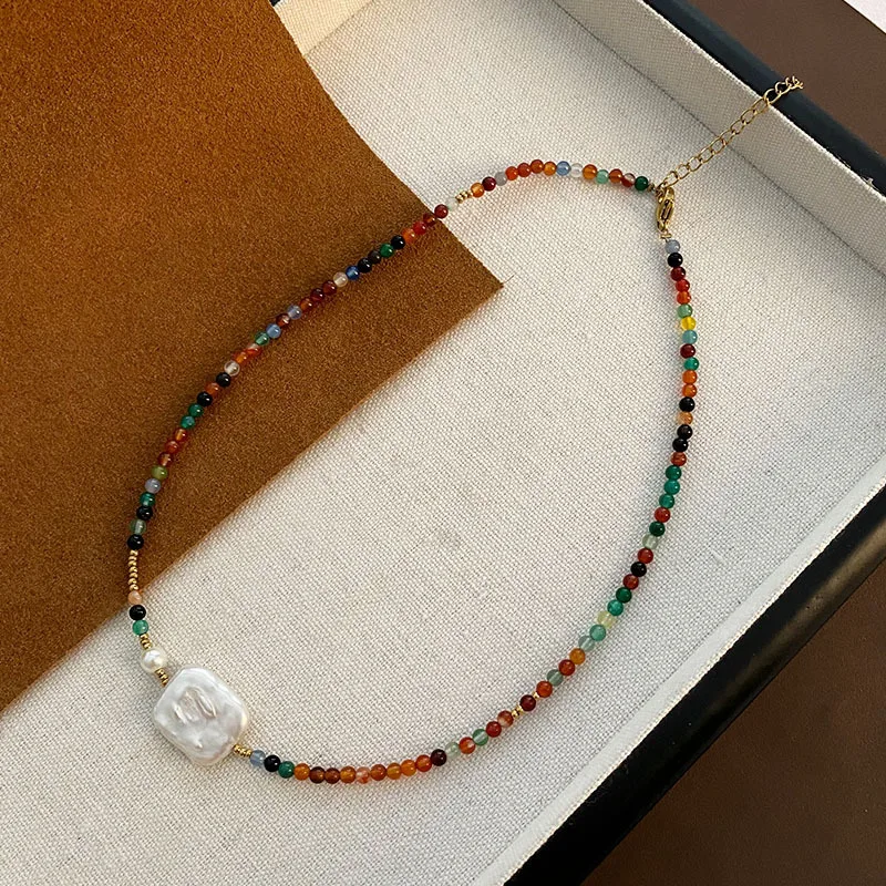 Ожерелье-цепочка с бусинами и пресноводным жемчугом