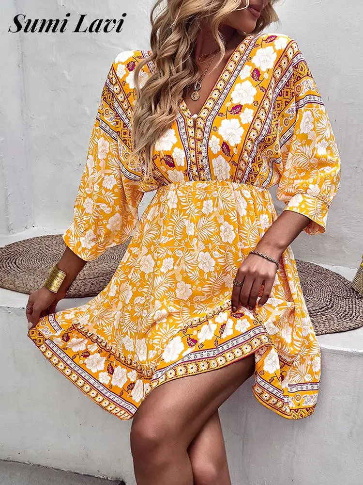 

Женское мини-платье с цветочным принтом, V-образным вырезом и рукавом 3/4