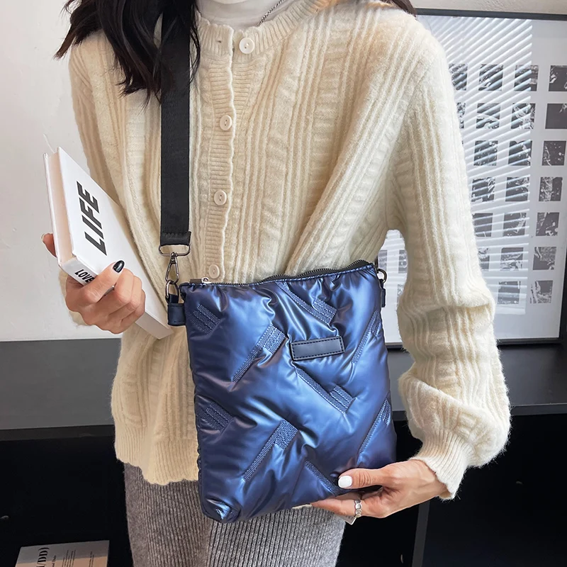 

2022 Fashion Women's Messenger Bag Quilted Cotton Padded Handbags Solid Color Small Hand Bags for Women Shoulder Crossbody Bag