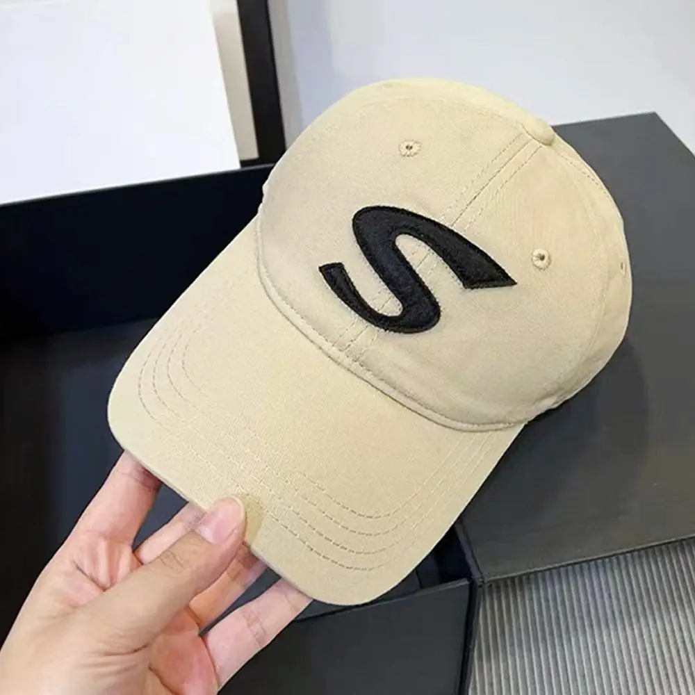 

S Embroidered Alphabet Baseball Hats for Men and Women Outdoor Sports Sun Hat Korean Fashion Solid Color Curved Brim Cap