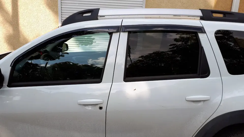 Дефлекторы окон Vinguru Renault Duster 2011-2020 накладные скотч 4 шт. материал литьевой
