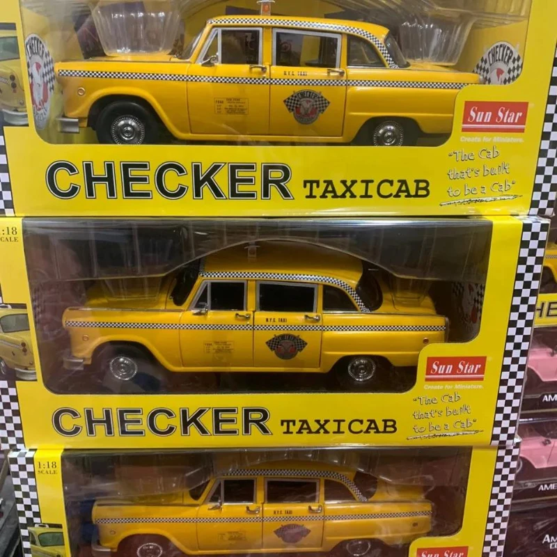 1:18 Checker A11 1981 New York City Taxi Diecast Car Metal Alloy Model Car Toys for Children Gift Collection