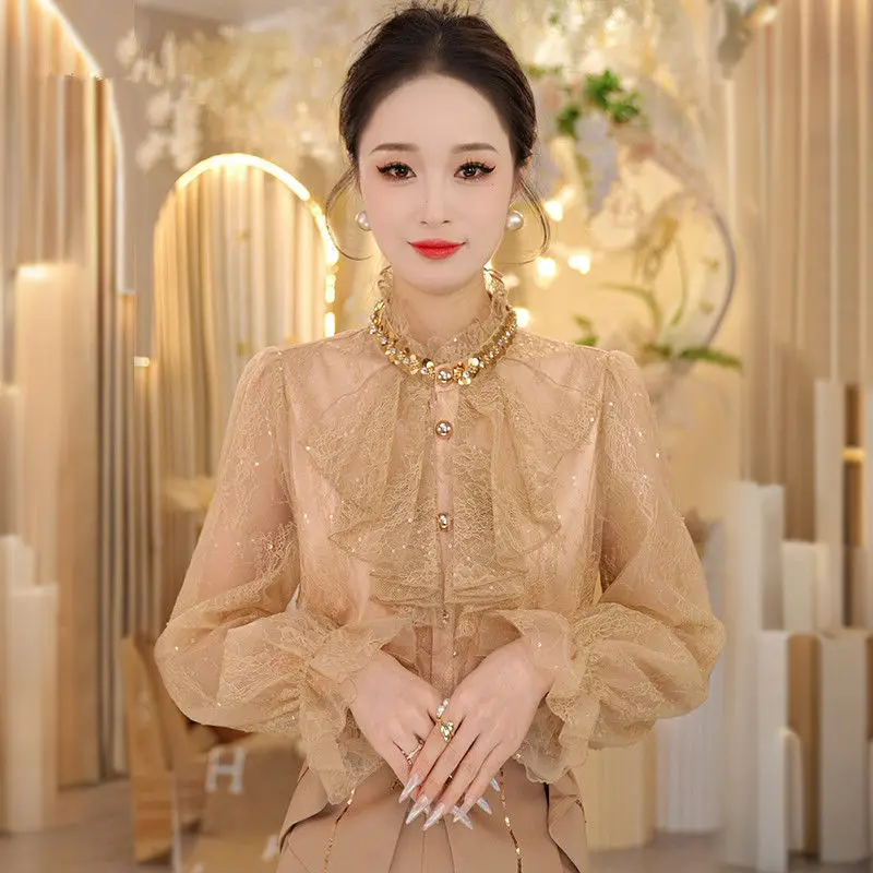 Темпераментная кружевная рубашка для женщин ранней осени. Модная и стильная