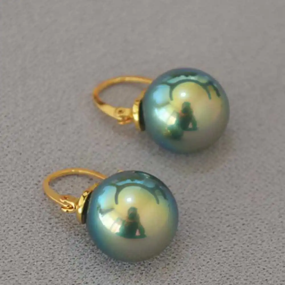 Серьги с перламутровыми жемчужинами 16 мм в виде павлиньих зеленых ракушек