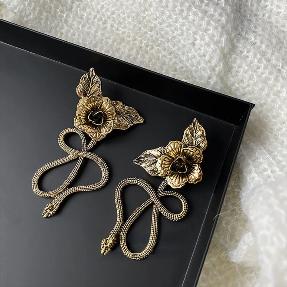 

Women's Luxury Gold Silver Curving Viper Snake Rose Drop Earrings Flower Leaves Vintage Trendy Party Chic Jewelry Ear Ornaments