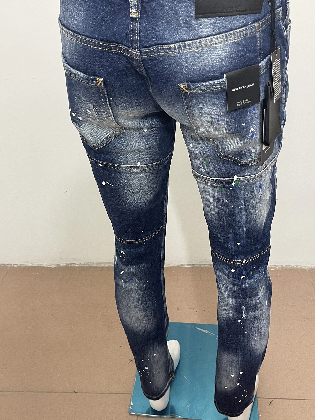 Spring and summer 2023 new style D2 jeans men wash worn holes patch paint three-dimensional cut small feet dark blue jeans man