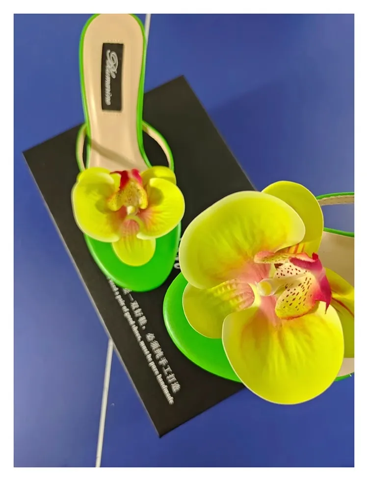 Шлепанцы женские с круглым носком на тонком каблуке украшение орхидеи летние