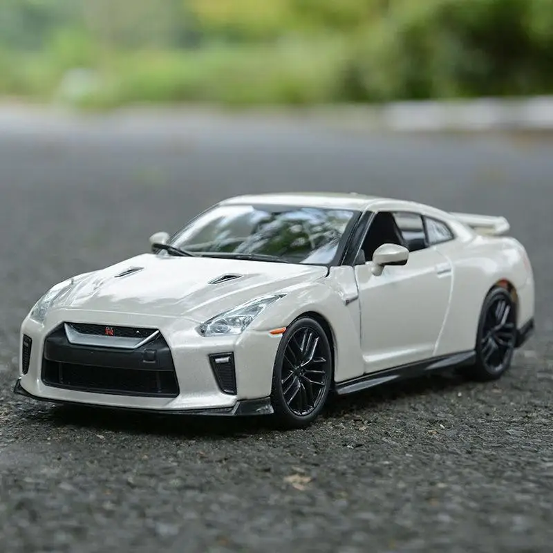 

Модель автомобиля из сплава под давлением 1/24 Nissan Ares GTR