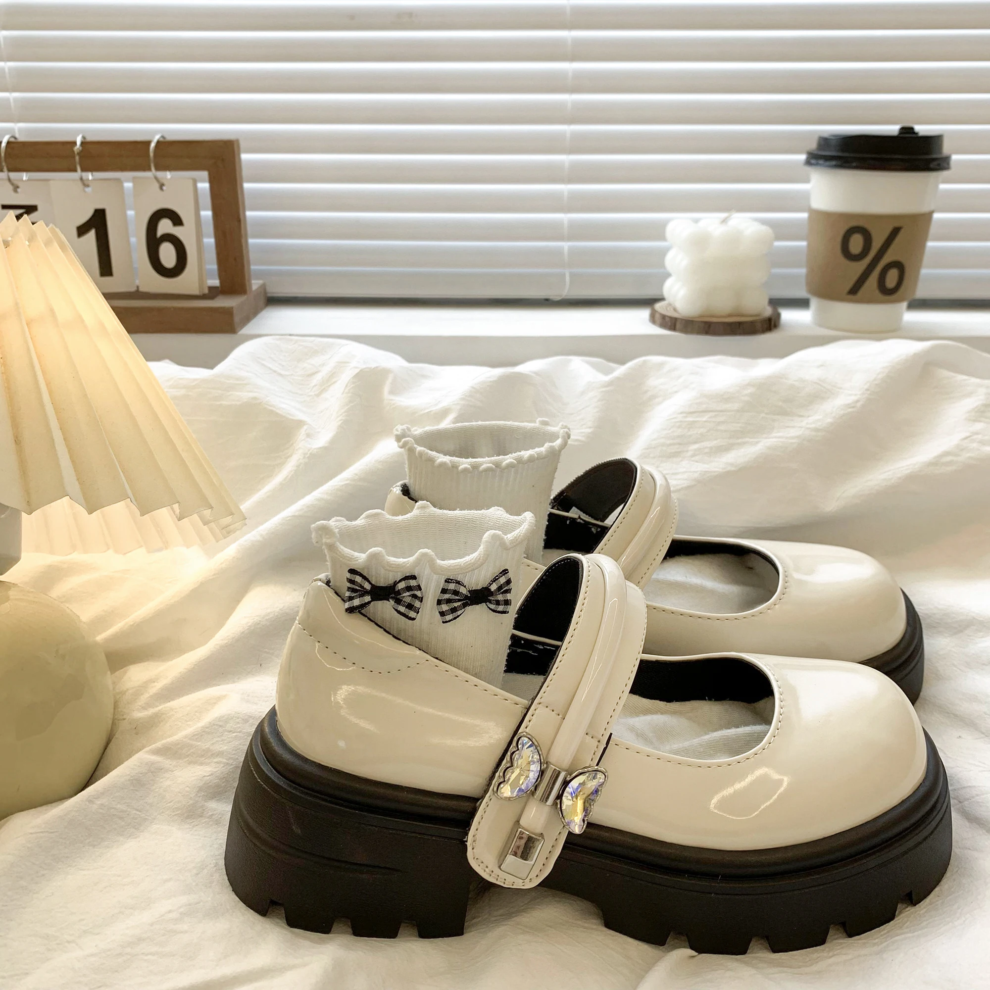 Женская обувь универсальные женские однослойные туфли маленькая кожа на толстой