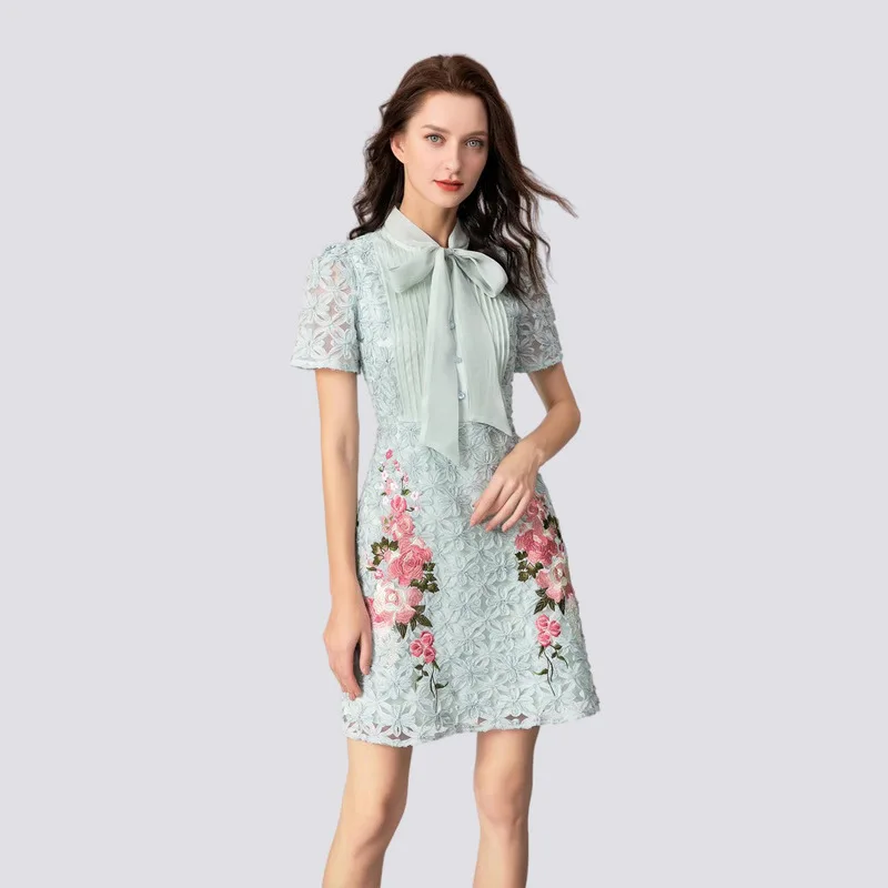 

Elegant commuter 2022 summer new style chest car strip led three-dimensional petal heavy industry embroidered dress women