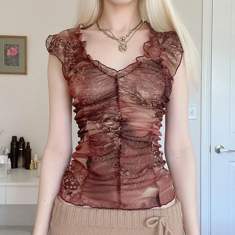 Короткий топ с леопардовым принтом и v-образным вырезом в американском стиле