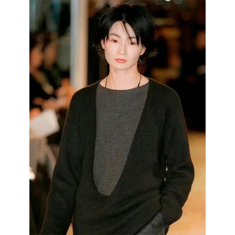 

2023 Autumn and Winter New Cashmere Deep V Classic Sweater Women