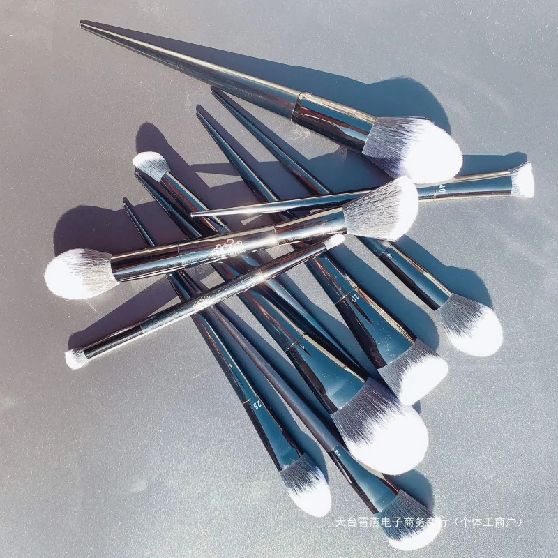 Новый магазин со скидкойKVDокрашенный полный набор кистей для макияжа лица3DConcealer