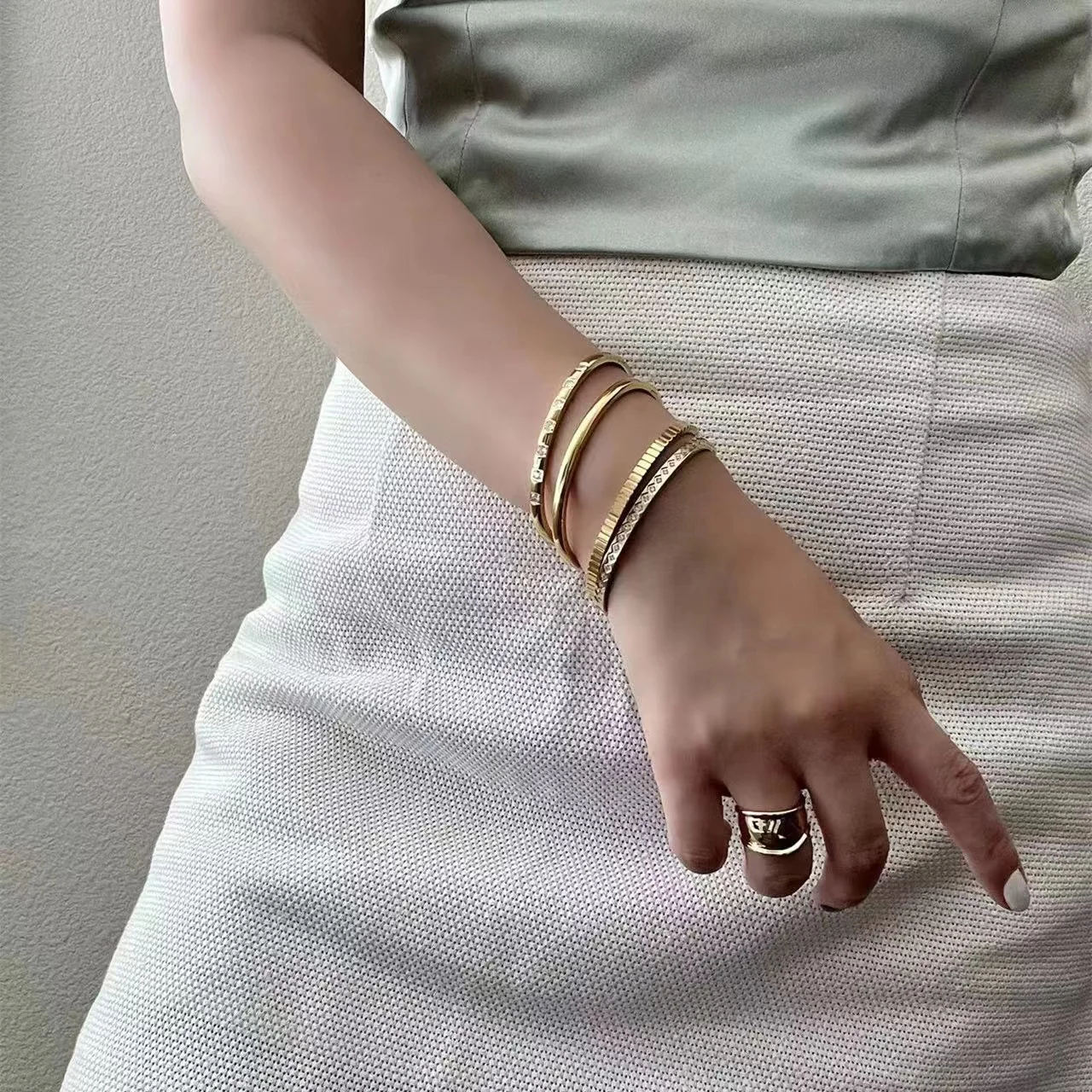 Модный женский браслет из титановой стали