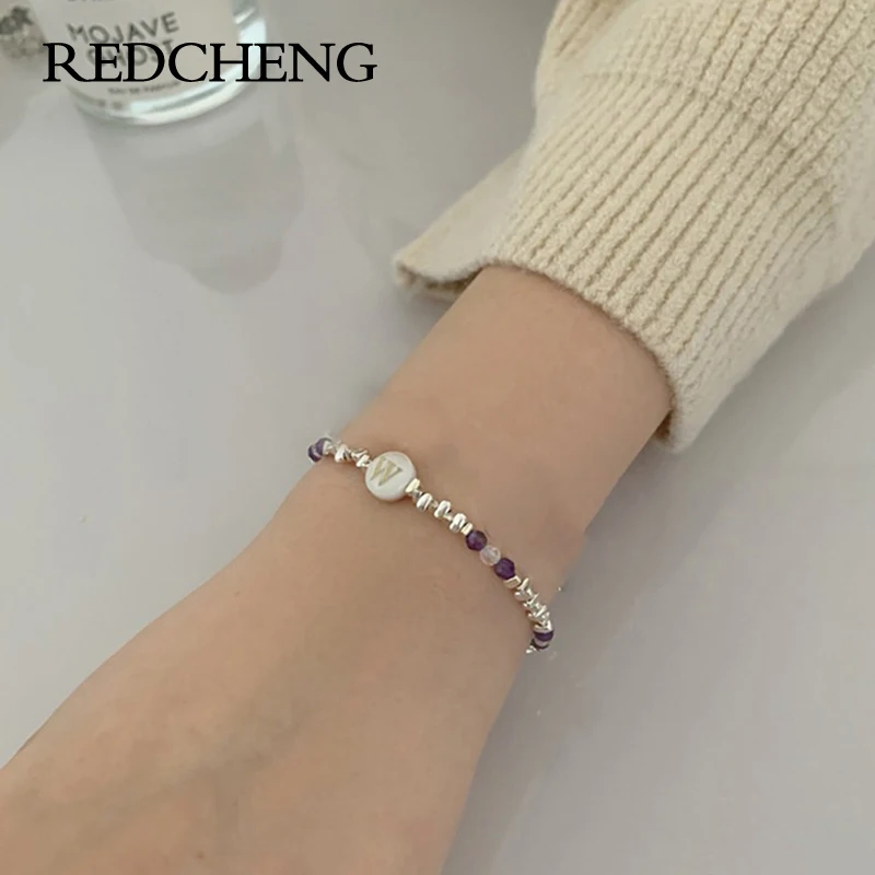 

Новый Модный этнический браслет Redcheng с круглыми бусинами и буквами W для женщин и девушек, украшение на запястье с жемчужинами и стразами дл...