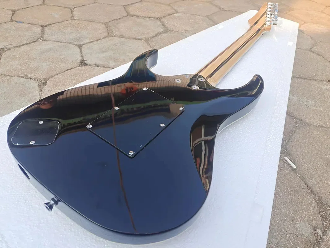 Универсальная черная электрическая гитара UV777 7 струн