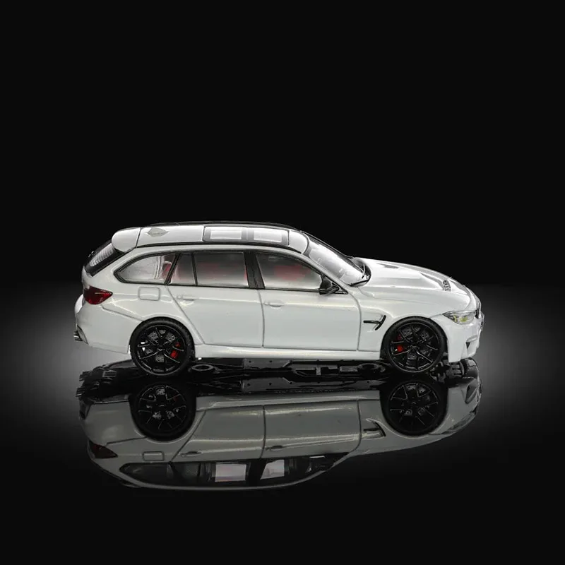 Фото Предзаказ: Коллекционная модель автомобиля BMW M3 F81 Touring в масштабе 1:64, классический универсал, игрушка для мальчиков, украшение, рождественский подарок №3