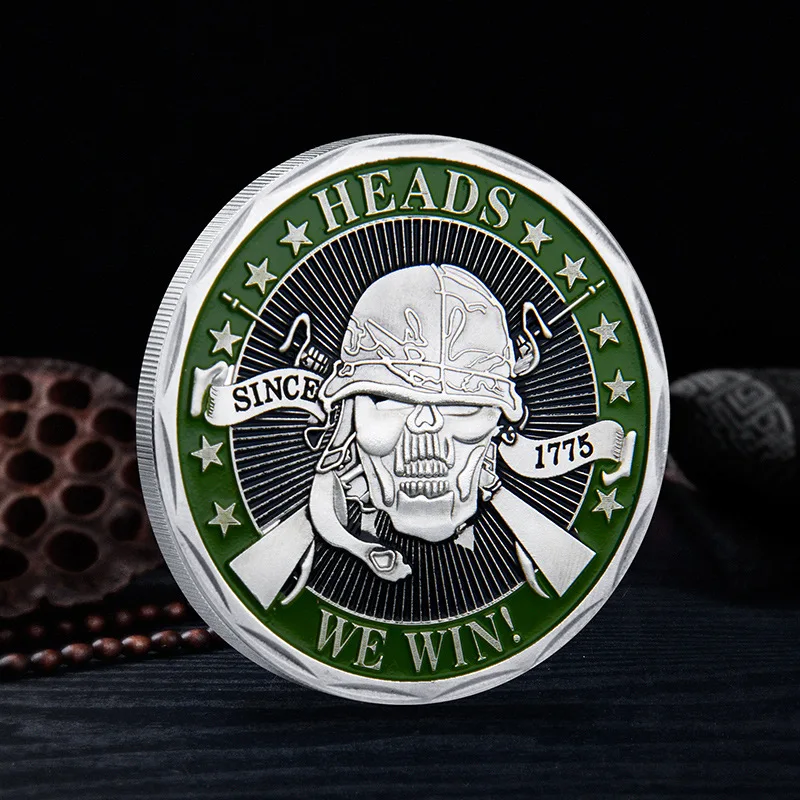 Памятные монеты с золотым/серебряным покрытием 1775 головок |