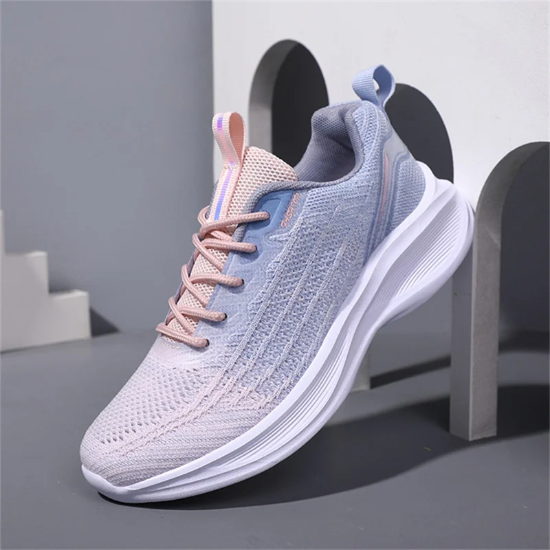 New Woman Casual Shoes Sports Breathable Flat Bottom Running Light Travel Sneakers Fashion Flying Woven Outdoor Mesh Sneakers