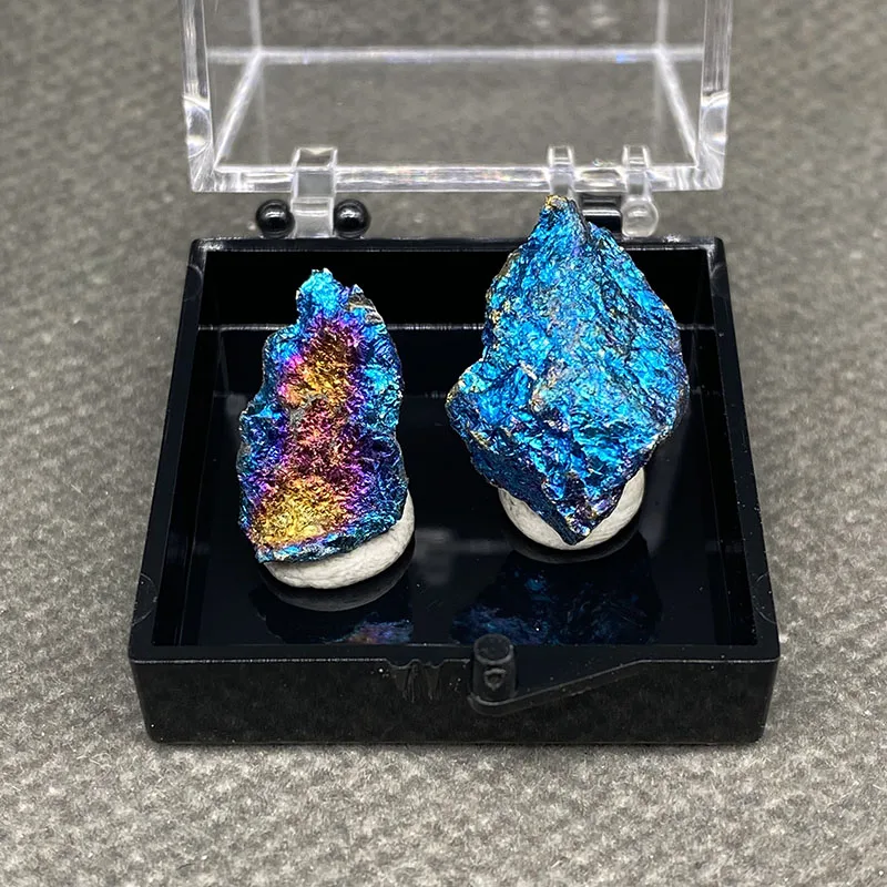 

Синие кристаллы боринта WETFGTNM