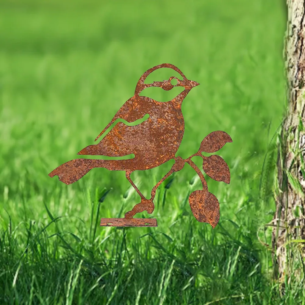 Стальной силуэт Rusty Patina с черной крышкой Chickadee — подарок природы для садового