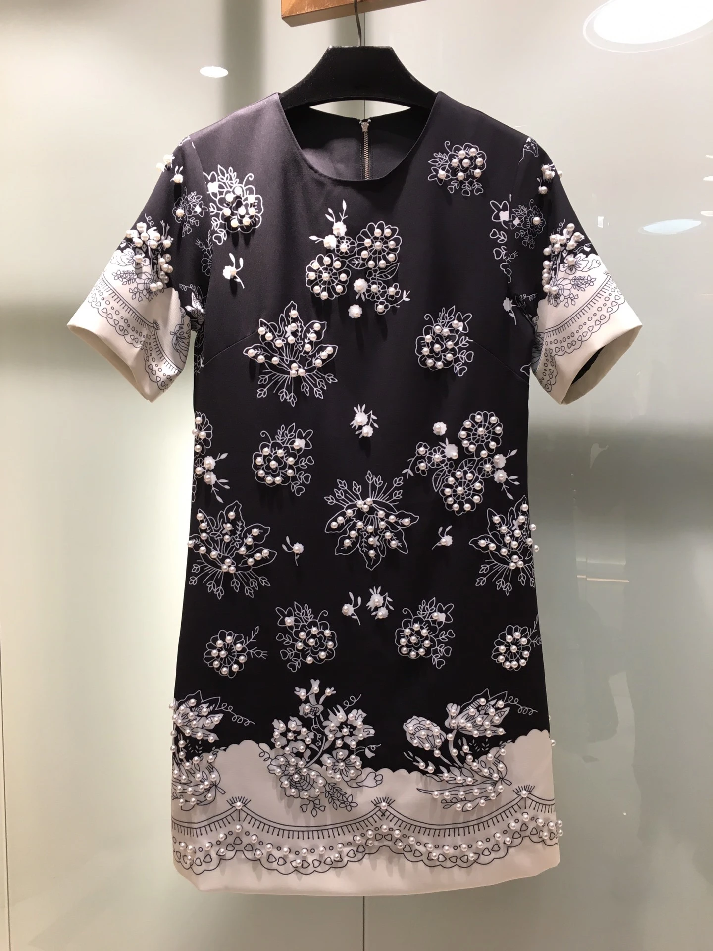 Spring new fashion Week debut new heavy industry knitted embellished floral print dress dress upper body slimming
